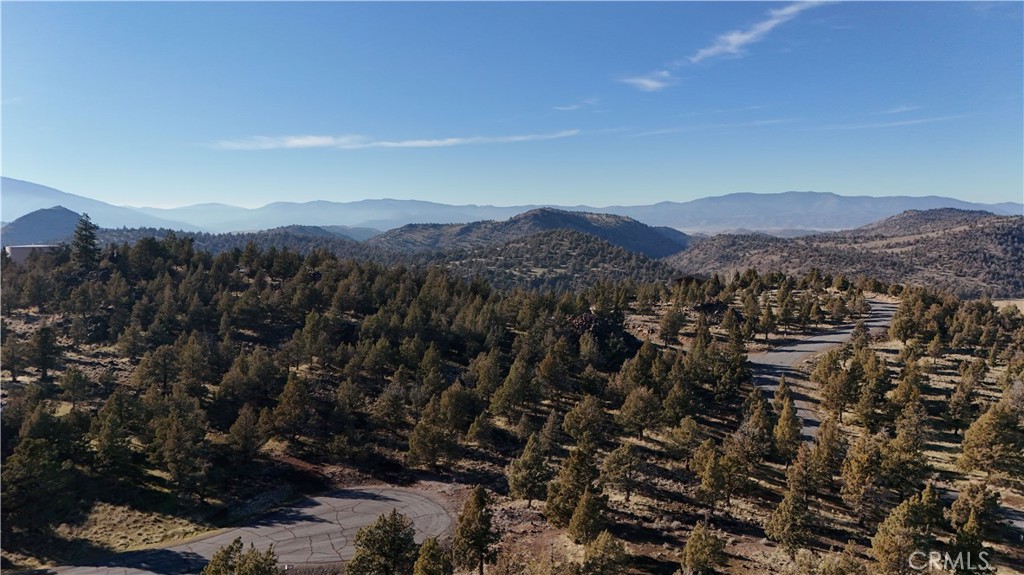 25 Quail Ridge Weed, CA 96094 - Photo 15 of 18 a view of a city with a mountain