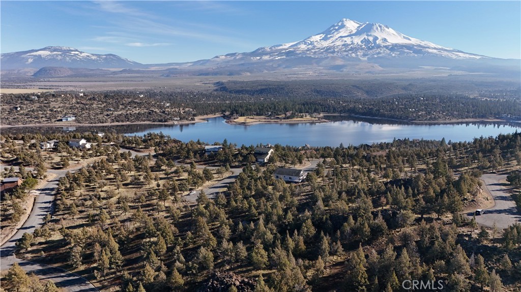 25 Quail Ridge Weed, CA 96094 - Photo 17 of 18 a view of a lake in middle of a town