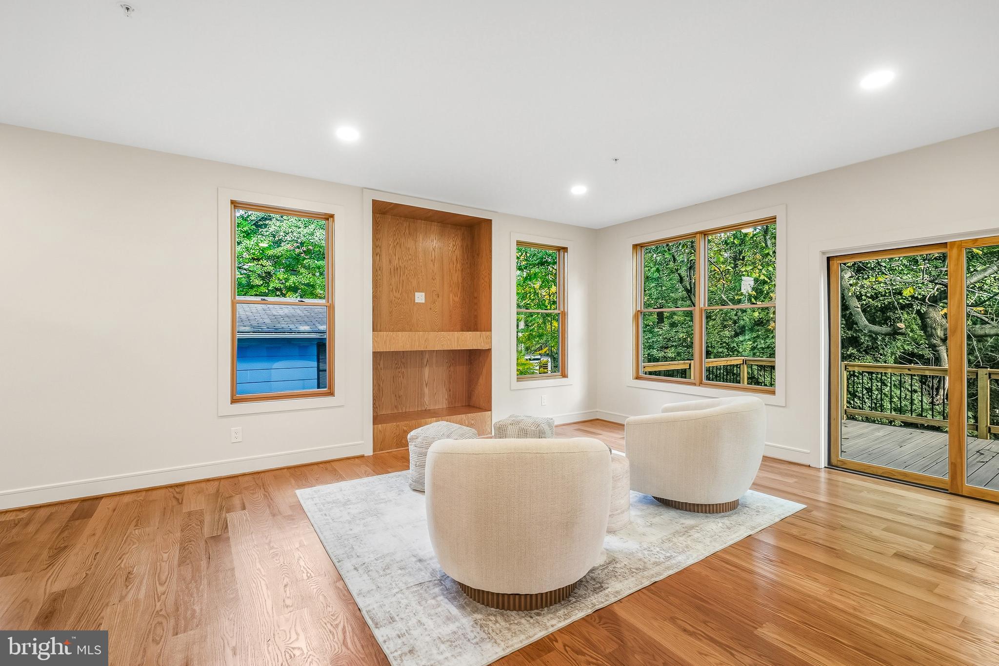 110 Geneva Avenue Silver Spring, MD 20910 - Photo 13 of 62 Built-In Media Niche