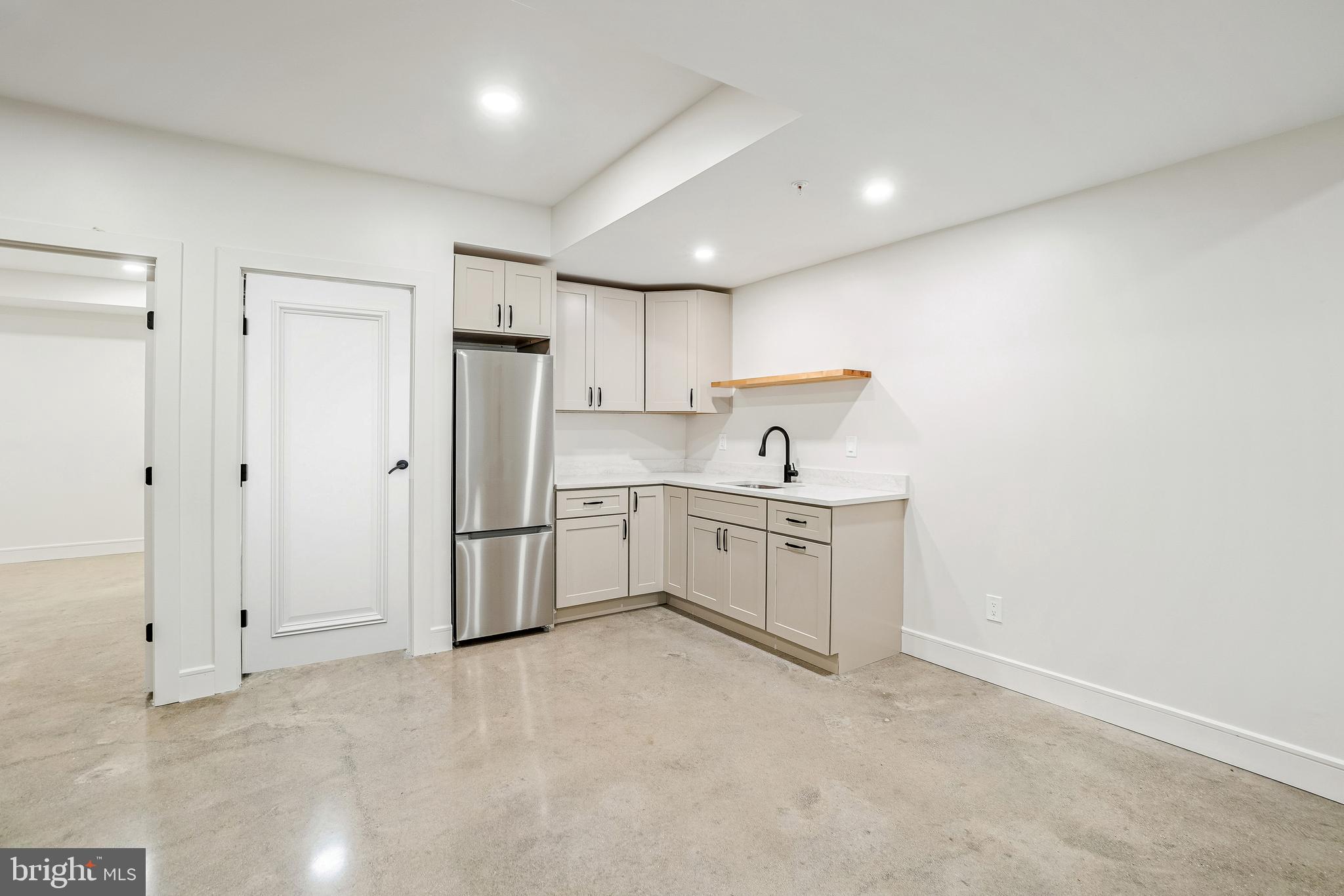 110 Geneva Avenue Silver Spring, MD 20910 - Photo 43 of 61 Wet Bar / Mini Kitchenette