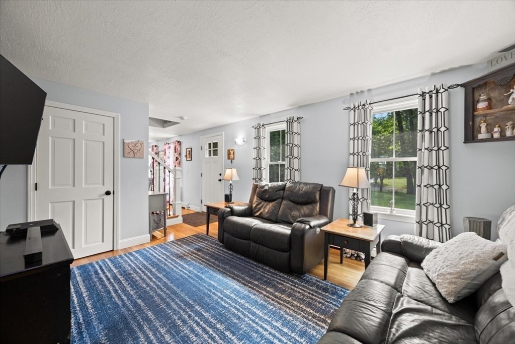 14 Cliff Road Bellingham, MA 02019 - Photo 13 of 40