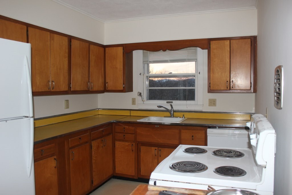21 Cutler Drive Springfield, VT 05156 - Photo 9 of 16 Gallery Image 9