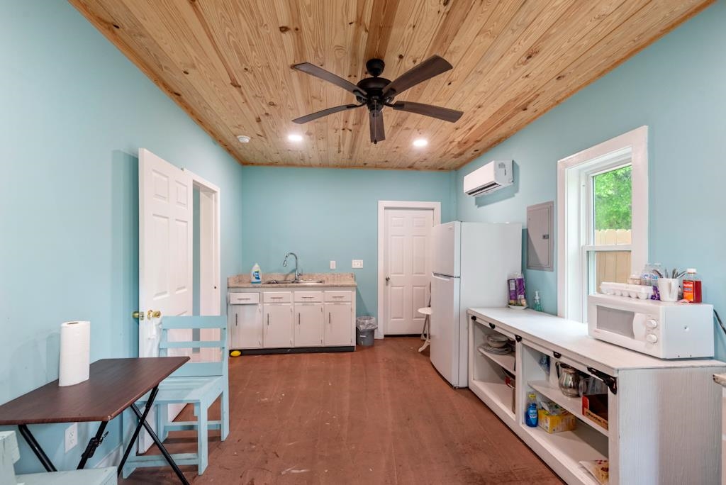 13742 Roberts Road Loxley, AL 36551 - Photo 5 of 18 Kitchen