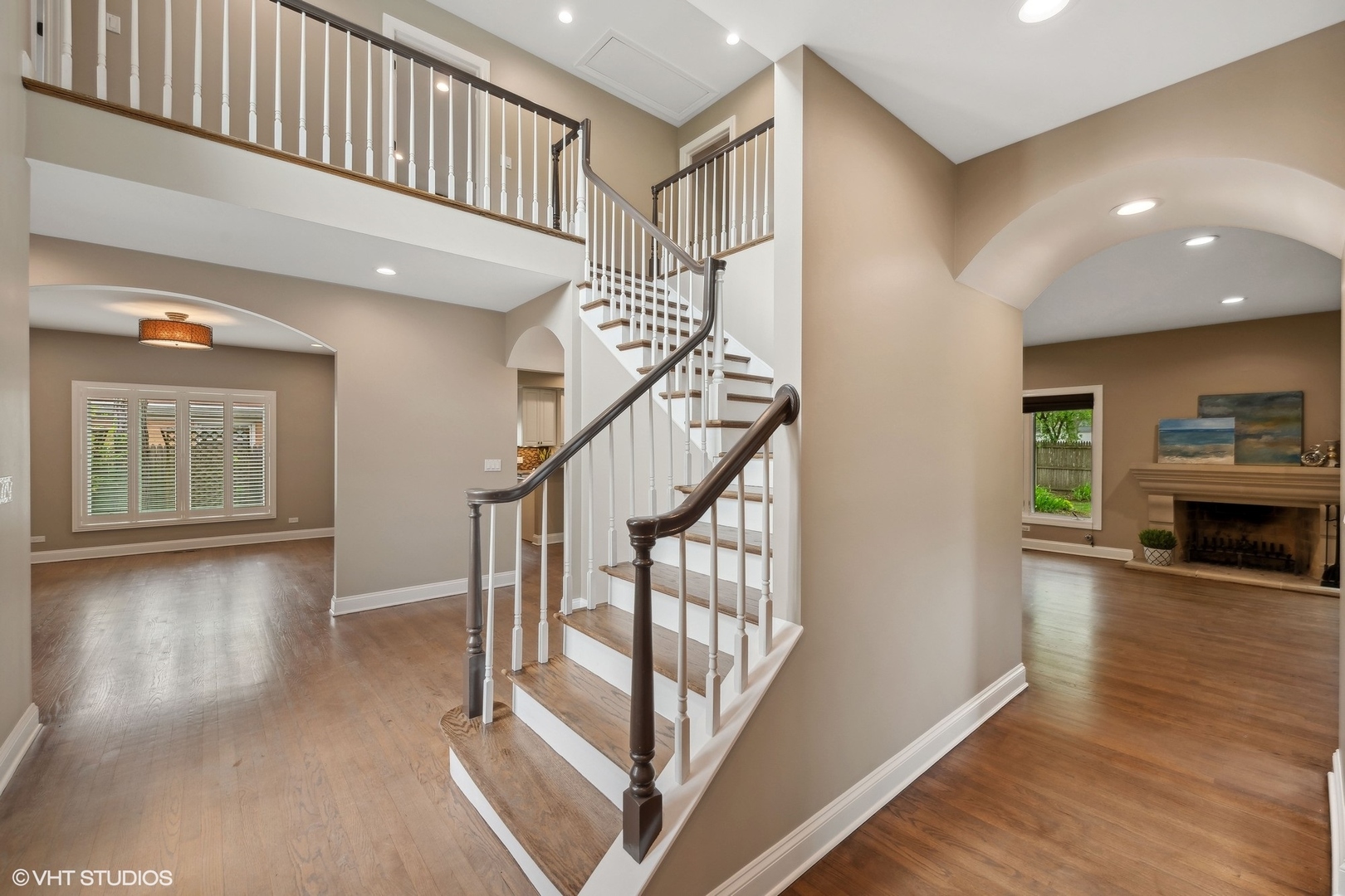 423 Sumac Road Highland Park, IL 60035 - Photo 2 of 31 a view of entryway livingroom and hall with wooden floor