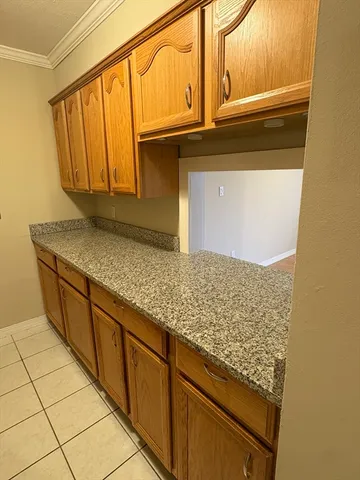 $2,450 | 10 Longwood Drive, Unit 5, Andover, MA 01810