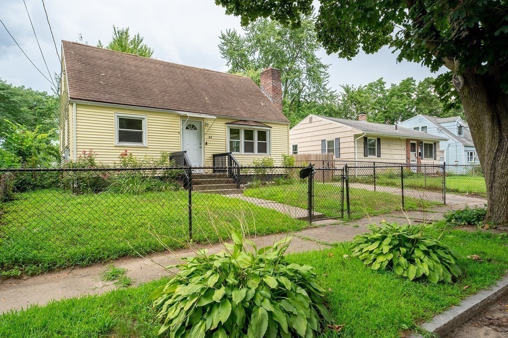 44 Georgetown Street Springfield, MA 01104 - Photo 1 of 24 Gallery Image 1