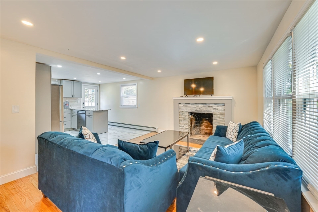 44 Georgetown Street Springfield, MA 01104 - Photo 3 of 24 Gallery Image 3