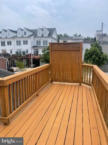 a car parked in front of a building