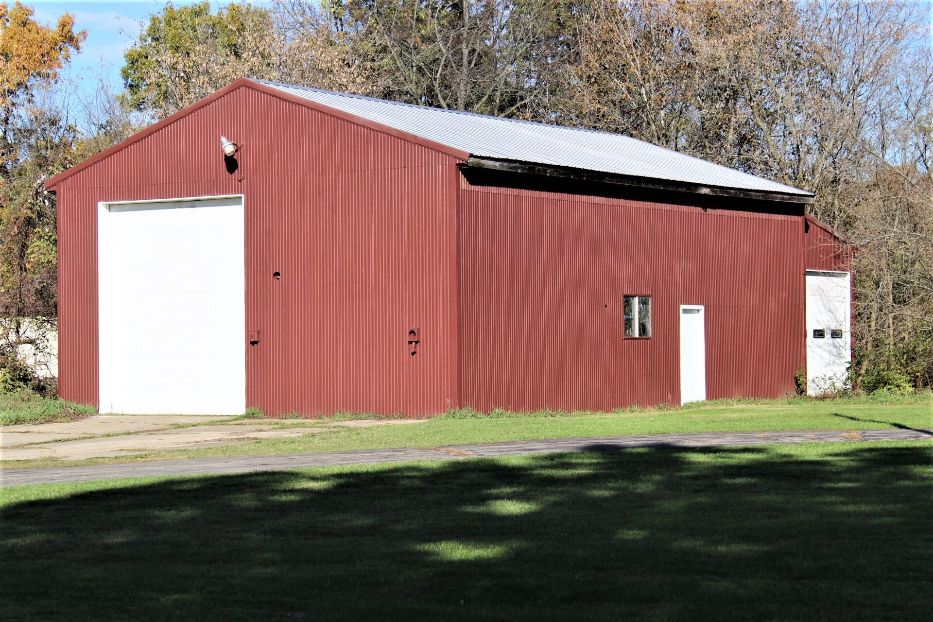 4380 Cole Road Hillsdale, MI 49242 - Photo 2 of 21 Barn