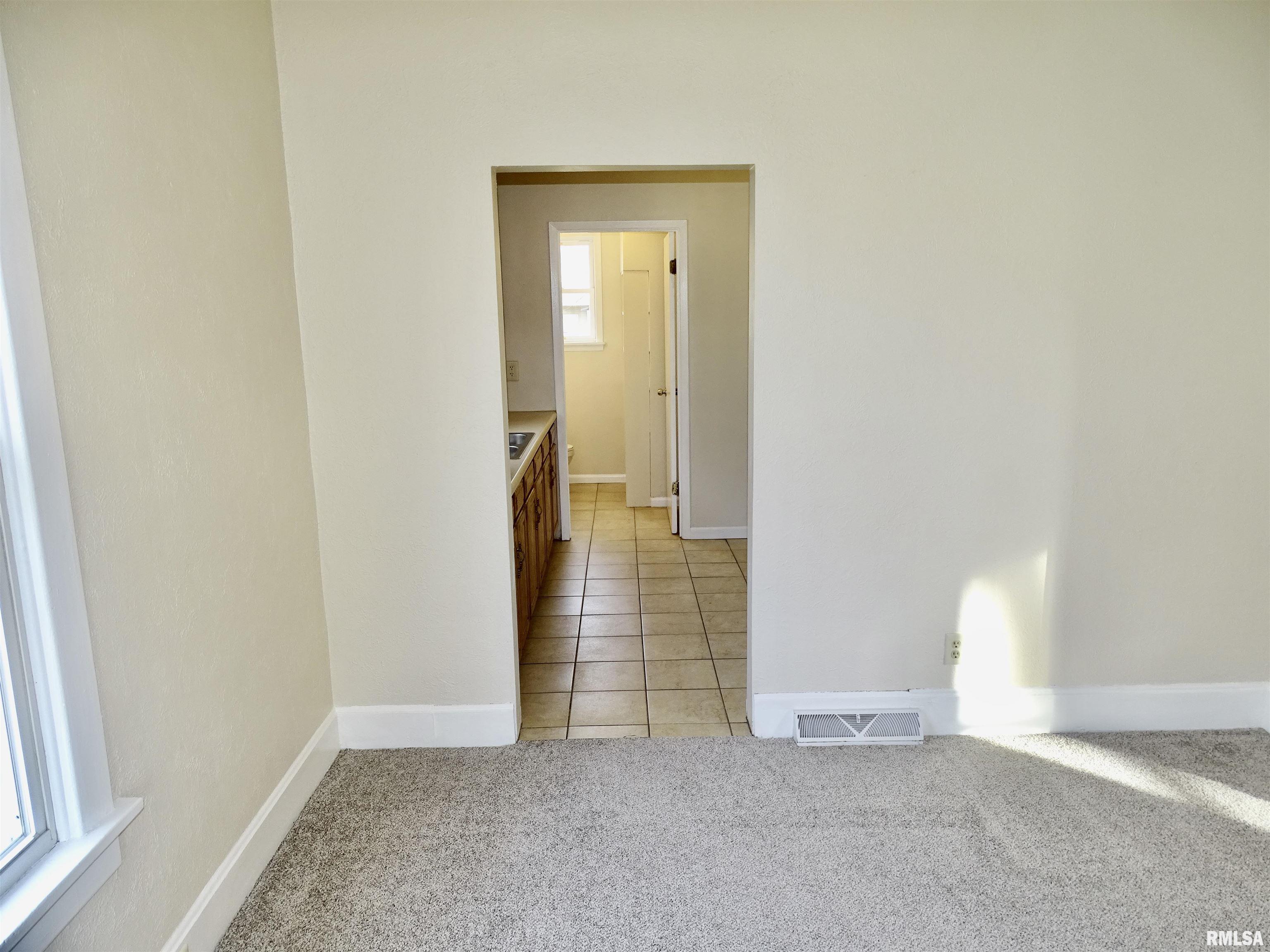 425 Herman Street Pekin, IL 61554 - Photo 12 of 26