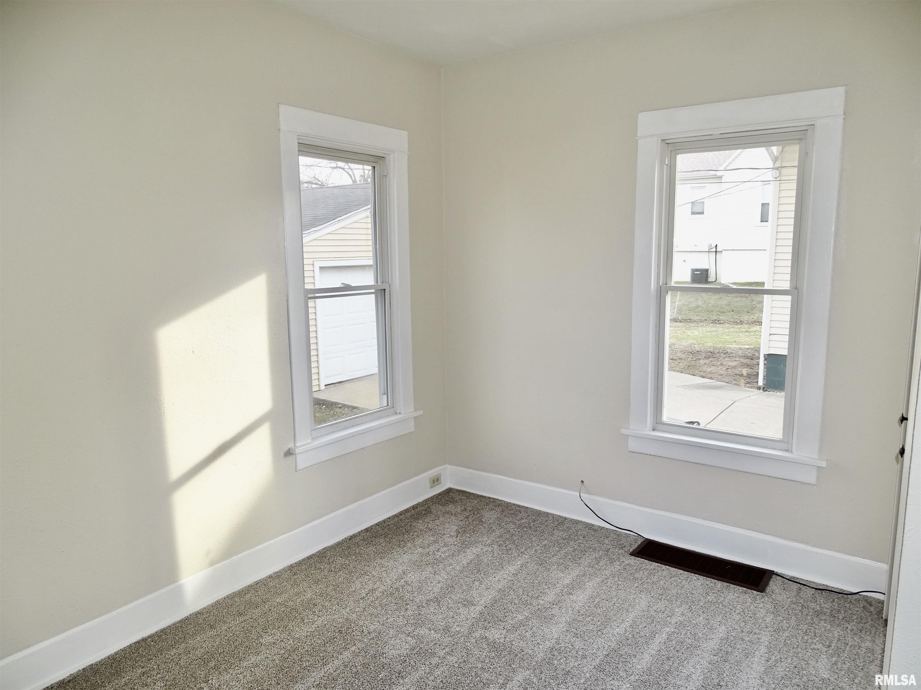 425 Herman Street Pekin, IL 61554 - Photo 23 of 26