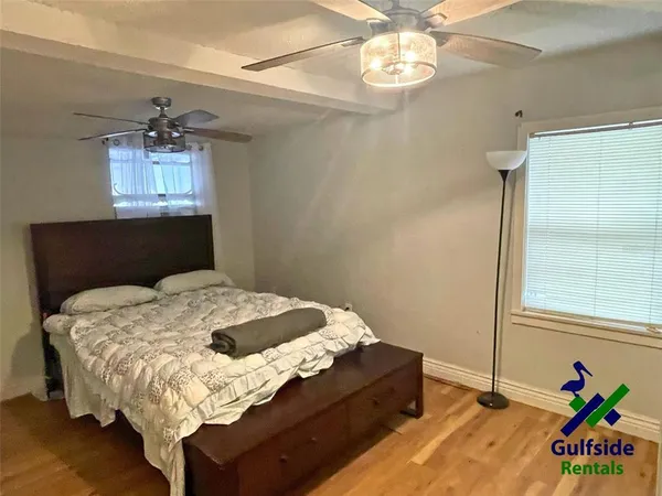 $1,900 | 4801 71st Street North, St. Petersburg, FL 33709
