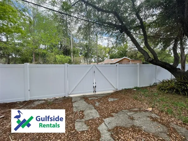$1,900 | 4801 71st Street North, St. Petersburg, FL 33709