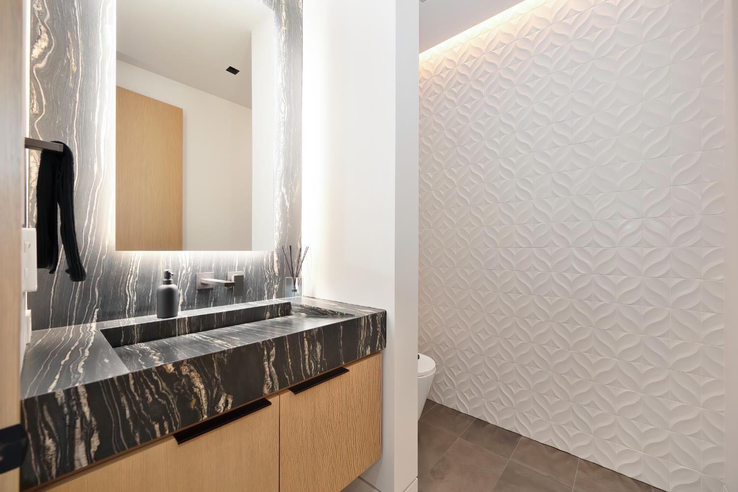 5020 Manchester Court Granite Bay, CA 95746 - Photo 39 of 95 a kitchen with a sink and a mirror