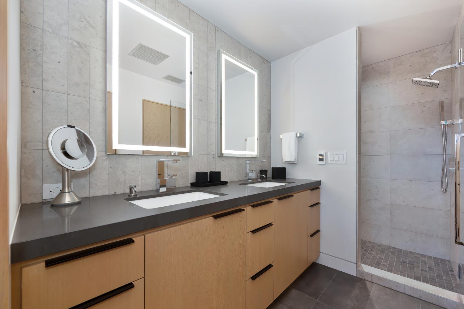 5020 Manchester Court Granite Bay, CA 95746 - Photo 49 of 95 a kitchen with a sink and a mirror