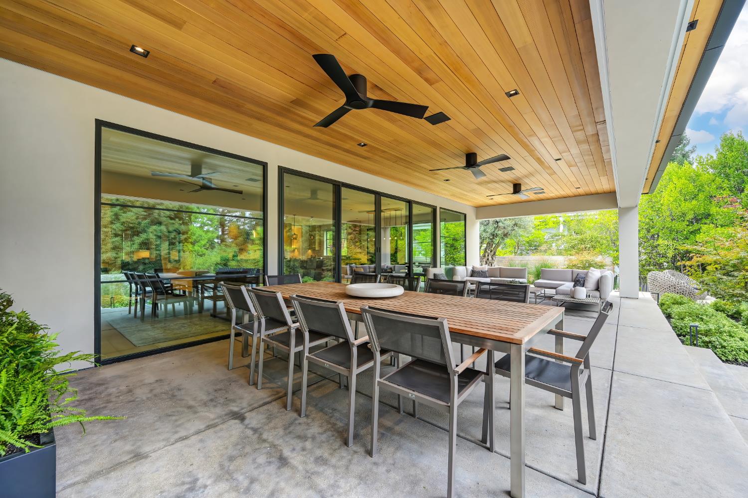 5020 Manchester Court Granite Bay, CA 95746 - Photo 61 of 95 a view of a patio with a table and chairs