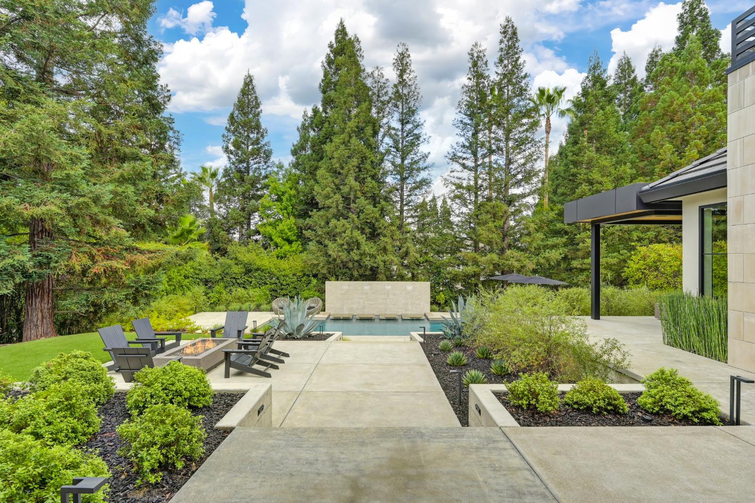 5020 Manchester Court Granite Bay, CA 95746 - Photo 66 of 95 a view of a garden with pathway