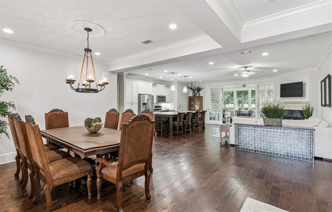 1086 Sinclair Pointe St. Simons Island, GA 31522 - Photo 3 of 24