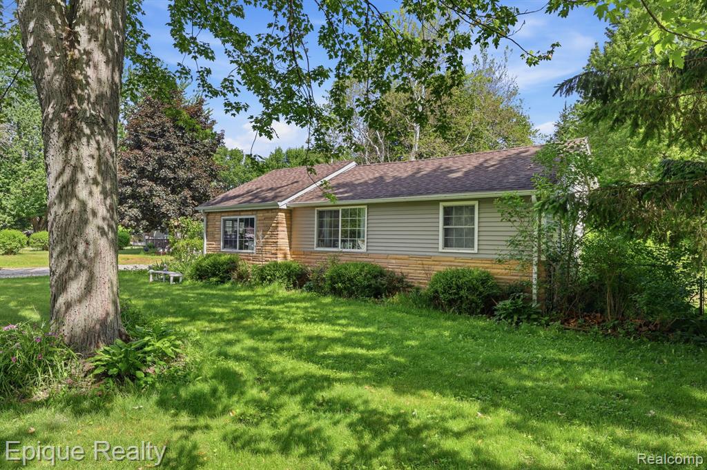 3652 Norman Road Fort Gratiot, MI 48059 - Photo 2 of 25