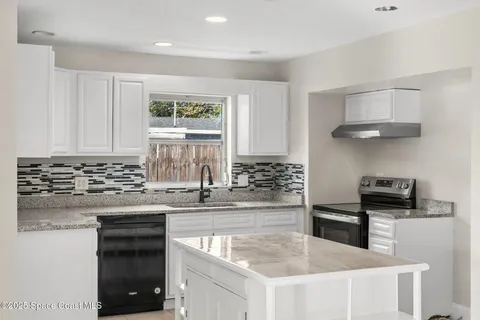 $260,000 | 1509 Holland Street, Melbourne, FL 32935