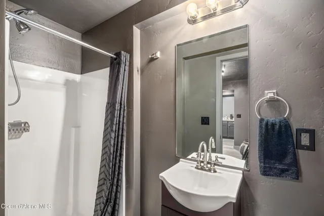 $2,200,000 | 219 East Coeur D'Alene Lake Drive, Coeur D'Alene, ID 83814