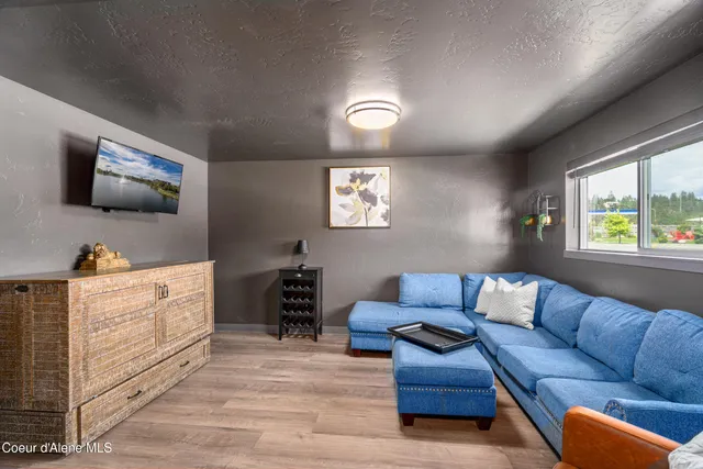 $2,200,000 | 219 East Coeur D'Alene Lake Drive, Coeur D'Alene, ID 83814