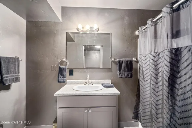 $2,200,000 | 219 East Coeur D'Alene Lake Drive, Coeur D'Alene, ID 83814