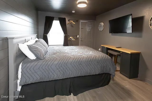 $2,200,000 | 219 East Coeur D'Alene Lake Drive, Coeur D'Alene, ID 83814