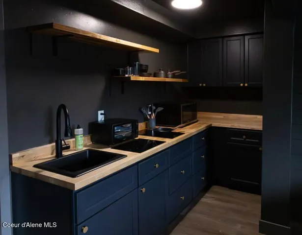 $2,200,000 | 219 East Coeur D'Alene Lake Drive, Coeur D'Alene, ID 83814