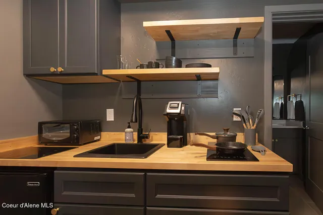 $2,200,000 | 219 East Coeur D'Alene Lake Drive, Coeur D'Alene, ID 83814