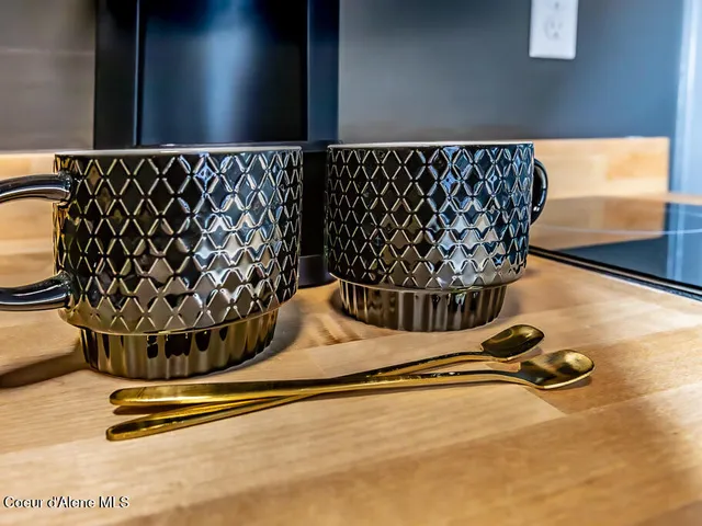 $2,200,000 | 219 East Coeur D'Alene Lake Drive, Coeur D'Alene, ID 83814