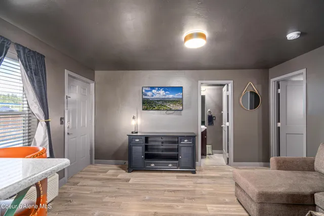 $2,200,000 | 219 East Coeur D'Alene Lake Drive, Coeur D'Alene, ID 83814