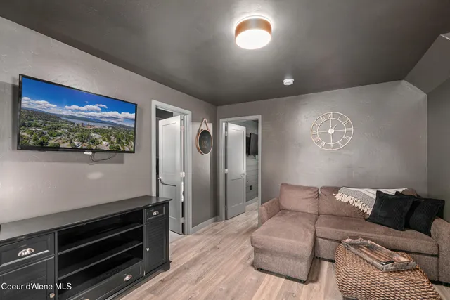 $2,200,000 | 219 East Coeur D'Alene Lake Drive, Coeur D'Alene, ID 83814