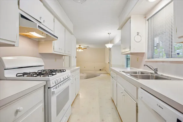 $475,000 | 1815 Parkside Lane, Austin, TX 78745