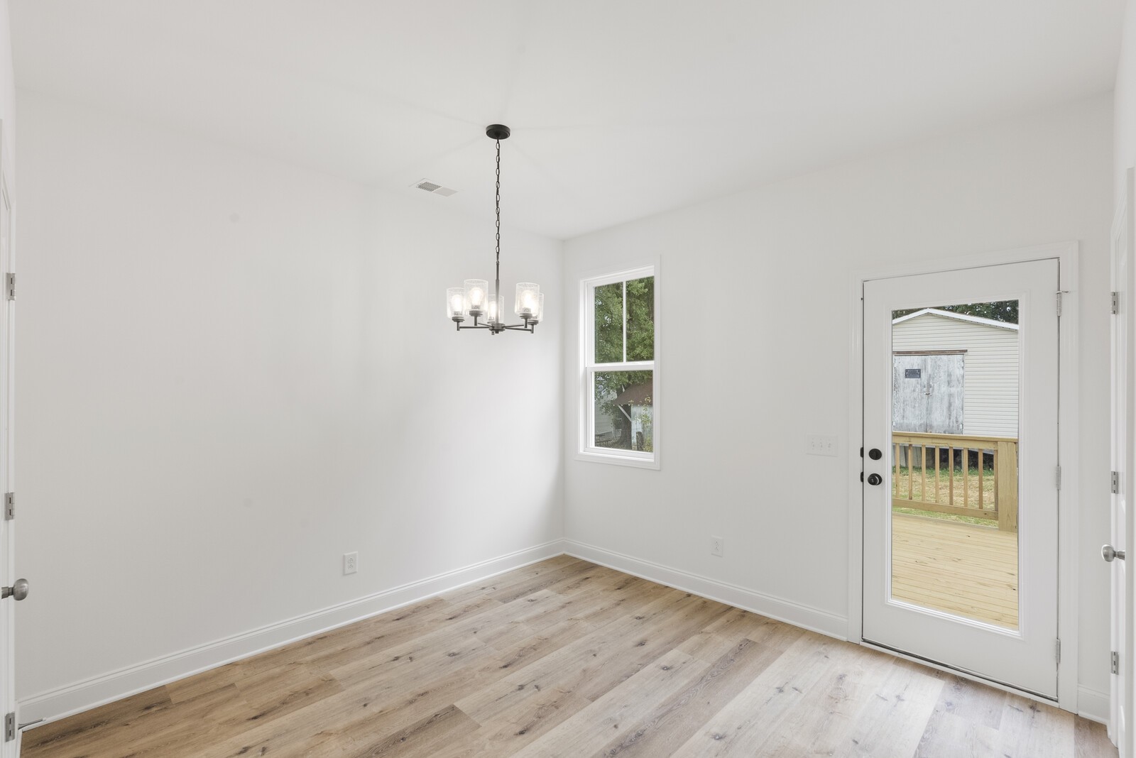 106 North Walnut Street Springfield, TN 37172 - Photo 8 of 14 a view of empty room with windows