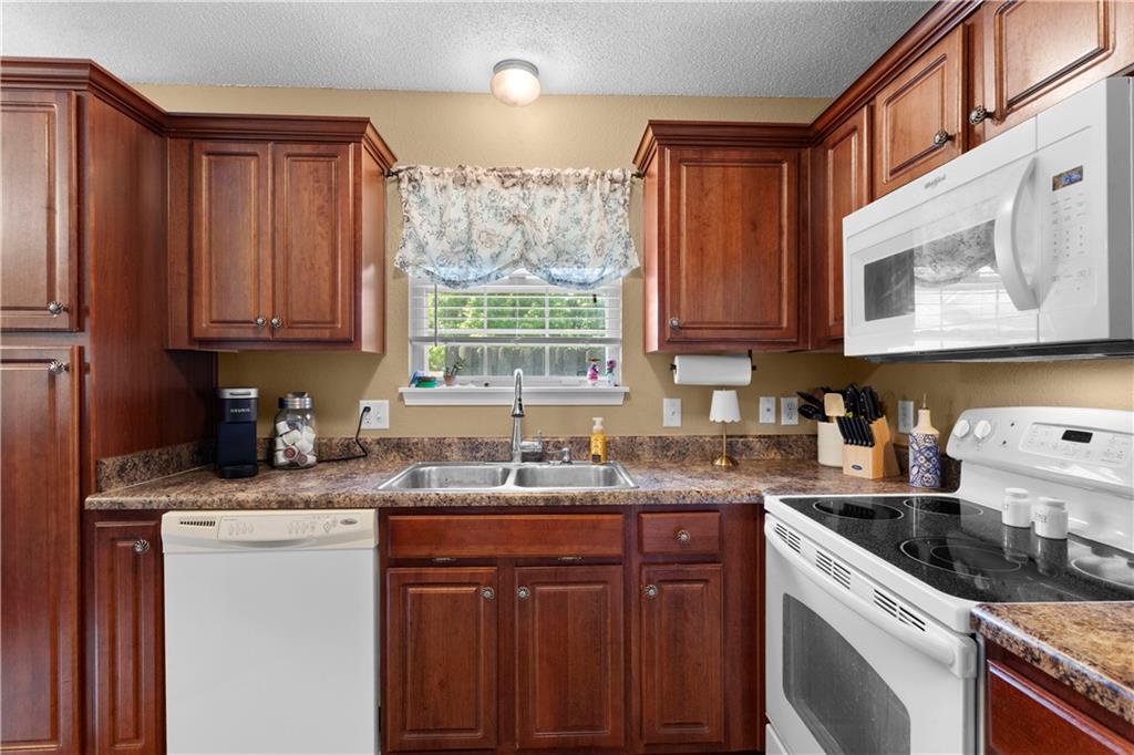 1302 Northwest Hidden Ridge Circle Blue Springs, MO 64015 - Photo 15 of 30