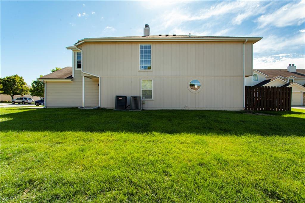1302 Northwest Hidden Ridge Circle Blue Springs, MO 64015 - Photo 27 of 30