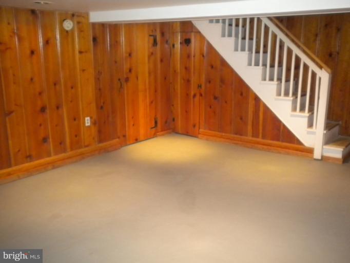 305 Hopkins Road Baltimore, MD 21212 - Photo 25 of 30 a view of an entryway with staircase