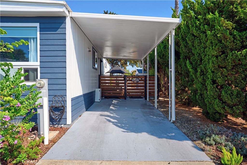 1120 East Mission Road, Unit 33 Fallbrook, CA 92028 - Photo 35 of 47 a view of outdoor space and deck