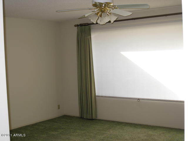 543 South Racine Mesa, AZ 85206 - Photo 3 of 13 LIVING ROOM