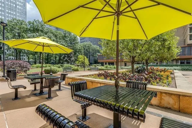 $324,999 | 320 Fort Duquesne Boulevard, Unit 21NO, Pittsburgh, PA 15222