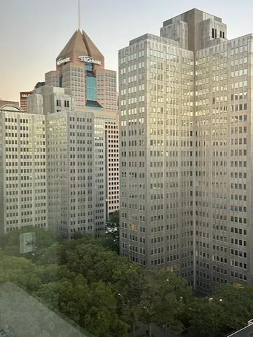 $324,999 | 320 Fort Duquesne Boulevard, Unit 21NO, Pittsburgh, PA 15222