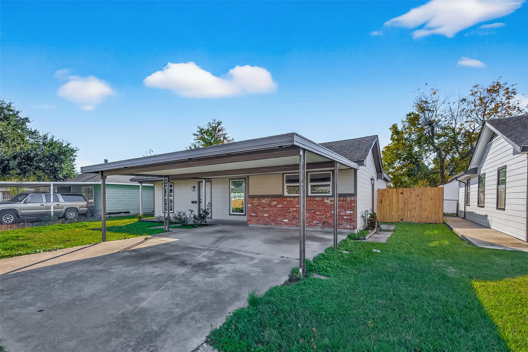 3112 Hays Street Pasadena, TX 77503 - Photo 18 of 22 a front view of a house with garden