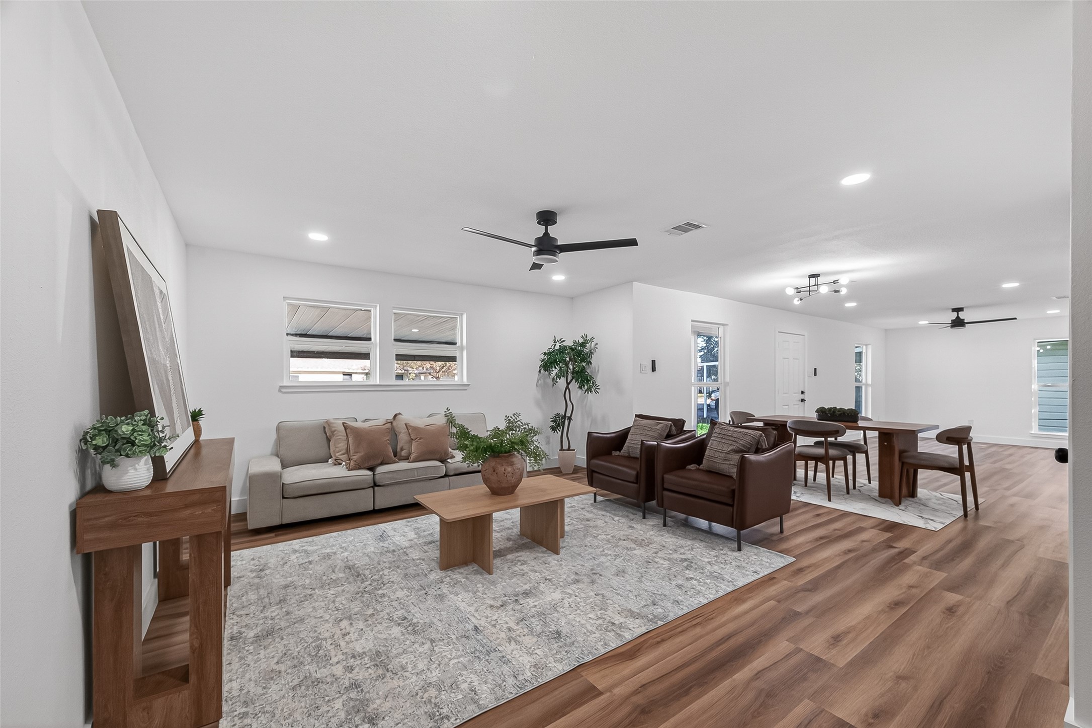 3112 Hays Street Pasadena, TX 77503 - Photo 7 of 22 a living room with furniture and wooden floor