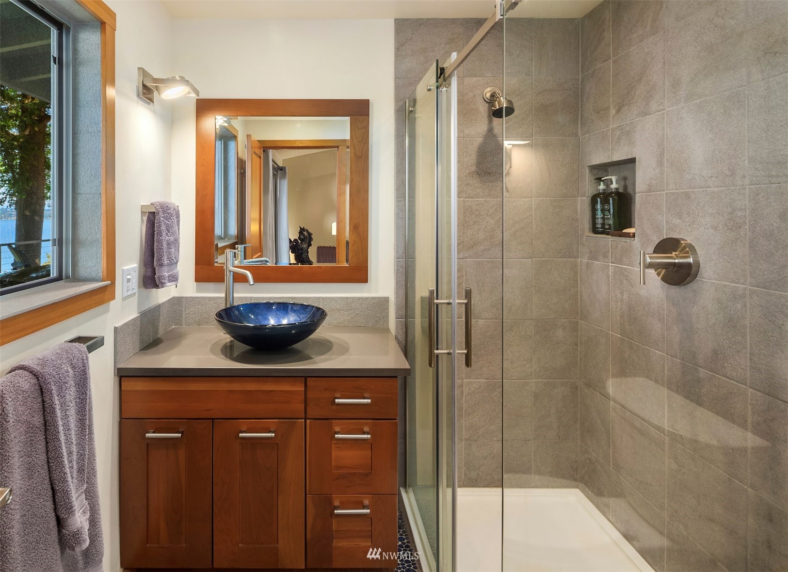 10720 Southwest Cowan Road Vashon, WA 98070 - Photo 14 of 39 Gallery Image 14