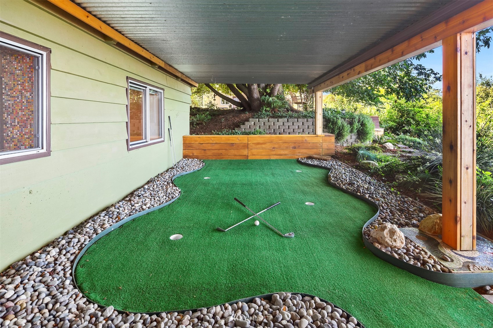 10720 Southwest Cowan Road Vashon, WA 98070 - Photo 32 of 39 Gallery Image 32