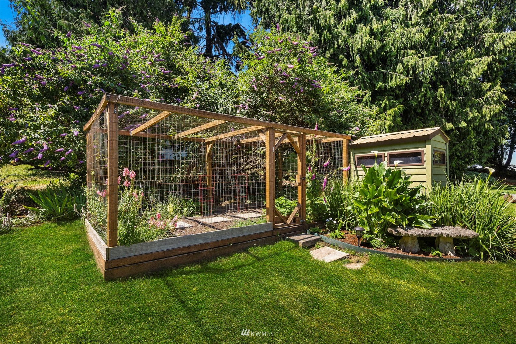 10720 Southwest Cowan Road Vashon, WA 98070 - Photo 36 of 39 Gallery Image 36
