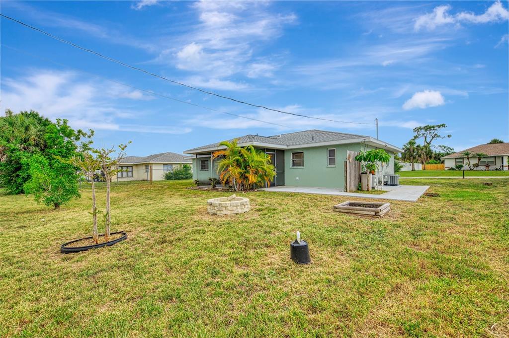 256 Periwinkle Road Venice, FL 34293 - Photo 28 of 33