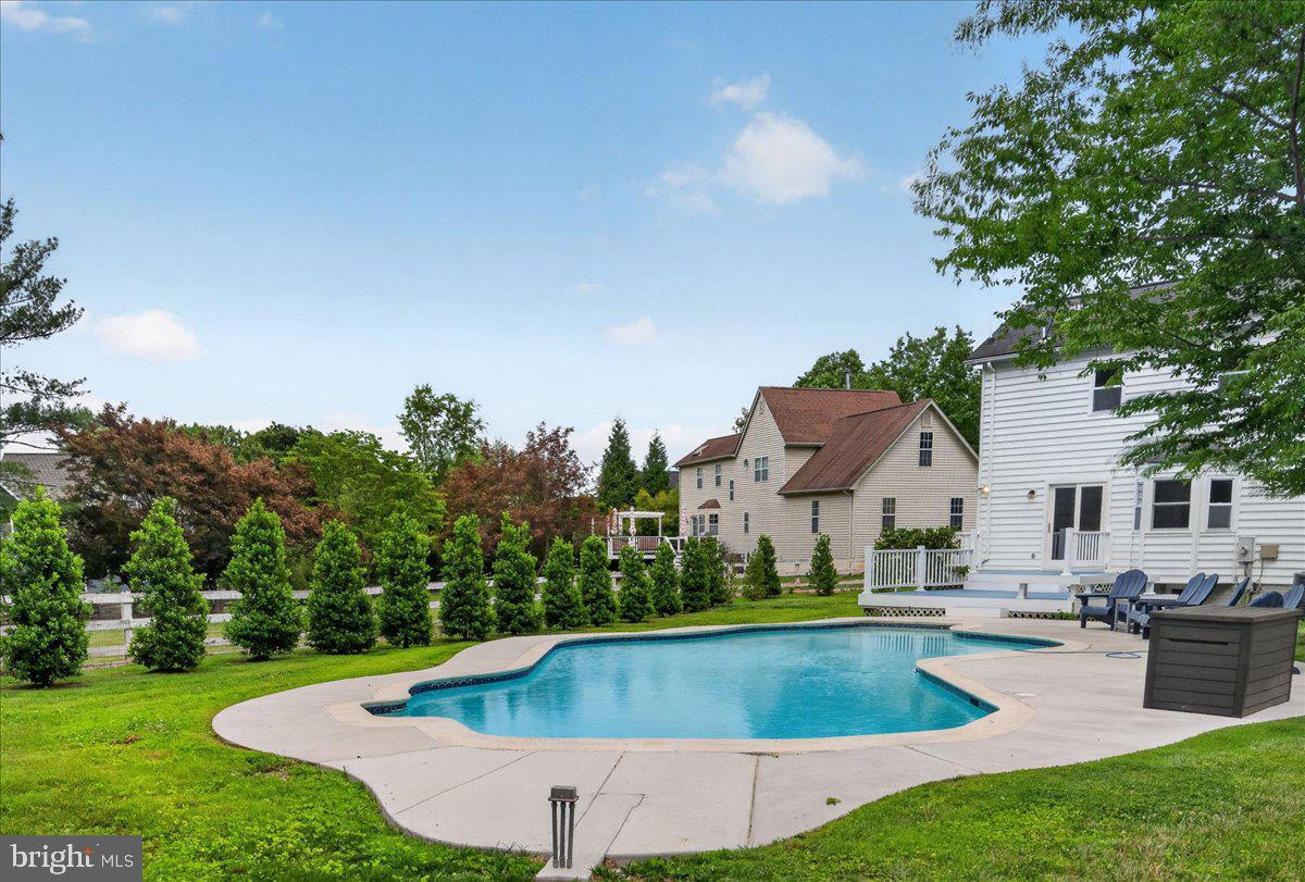 11057 Bishopsgate Court Reston, VA 20194 - Photo 61 of 72 Salt Water Pool