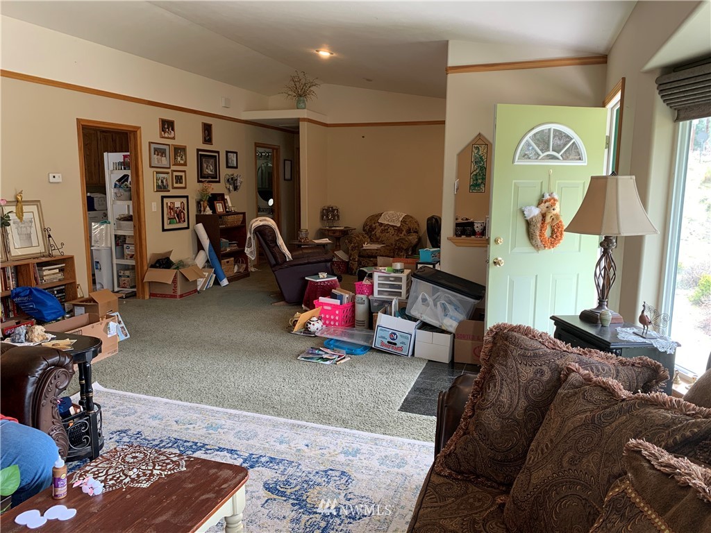 2013 Tucannon Road Pomeroy, WA 99347 - Photo 6 of 28 a living room with furniture and a gym machine